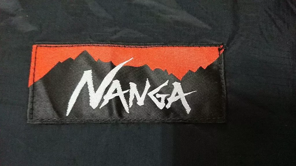 シュラフ『山渓×ナンガ オーロラ900DXオールブラック』