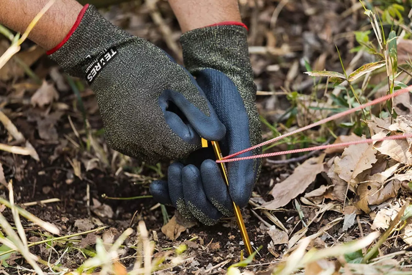 登山で防水・防寒に安心のテムレス グローブ