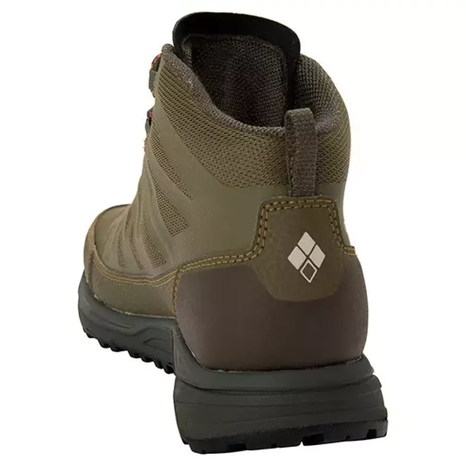 ミッドカットで300g台と非常に軽量な登山靴『マウンテンクルーザー200』