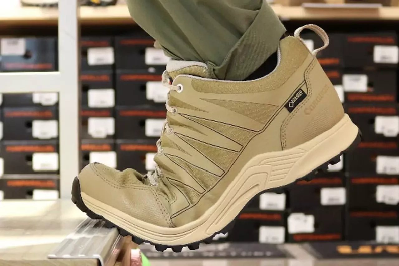 ハイキングシューズと登山靴の違い