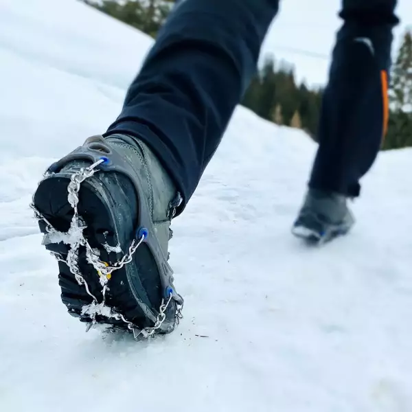 シンプルな展開のモンベルのチェーンスパイク