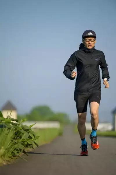 様々なシーンで活用できるウィンドブレーカー