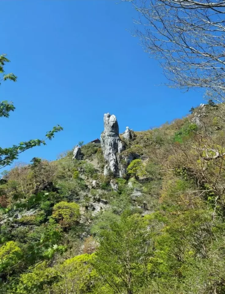 剣山登山 御塔石