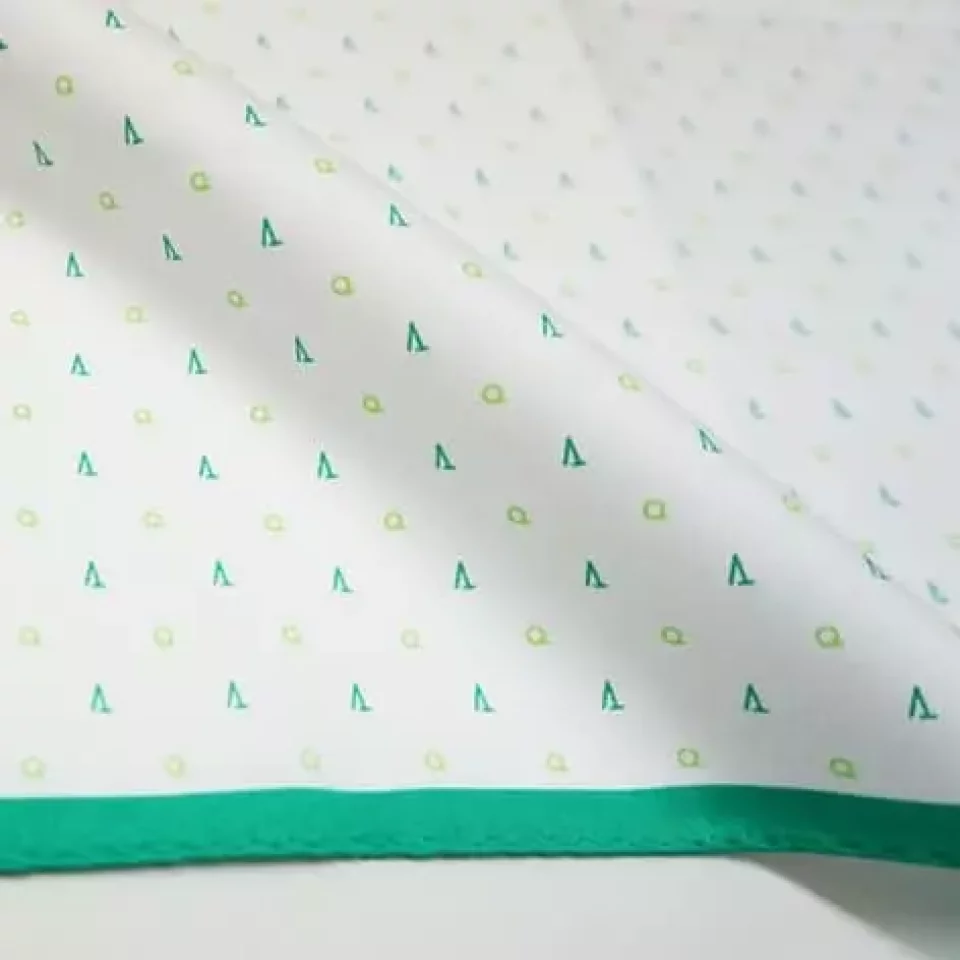 ハンカチ(広葉樹林と針葉樹林)