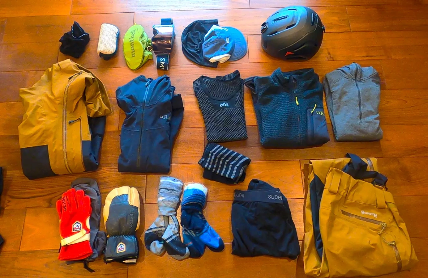 バックカントリースキーの季節別おすすめの服装とレイヤリング