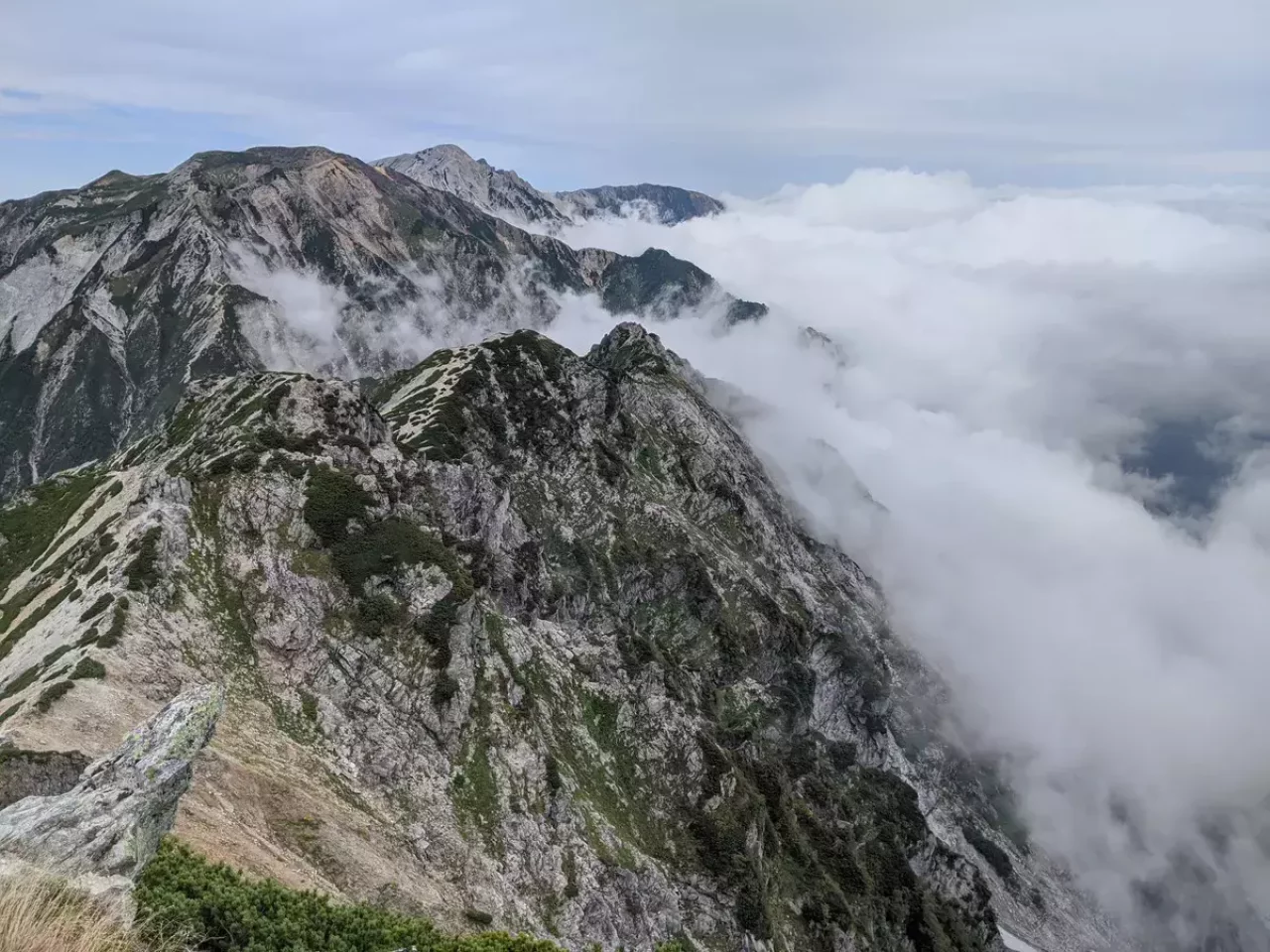 唐松岳山頂から白馬三山を望む