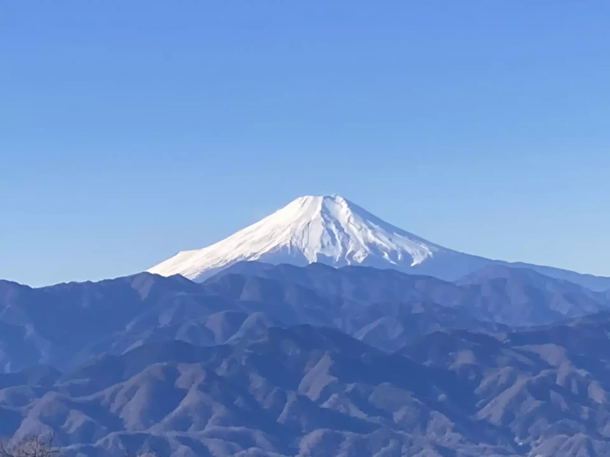 【関東】富士山がきれいに見える低山12選!東京から日帰りで冬の絶景を見に行こう!