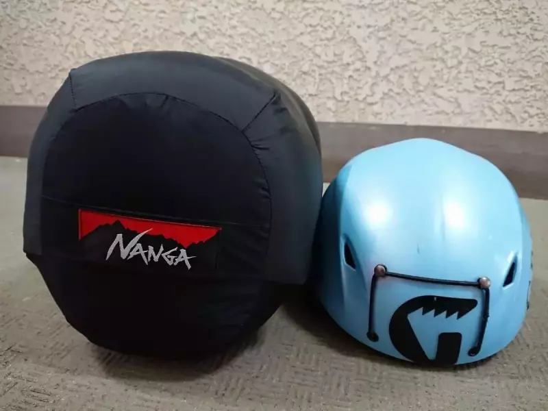 シュラフ『山渓×ナンガ オーロラ900DXオールブラック』