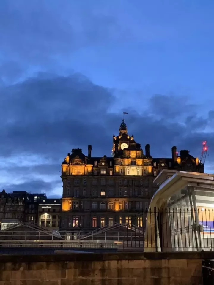 スコットランド エディンバラへ