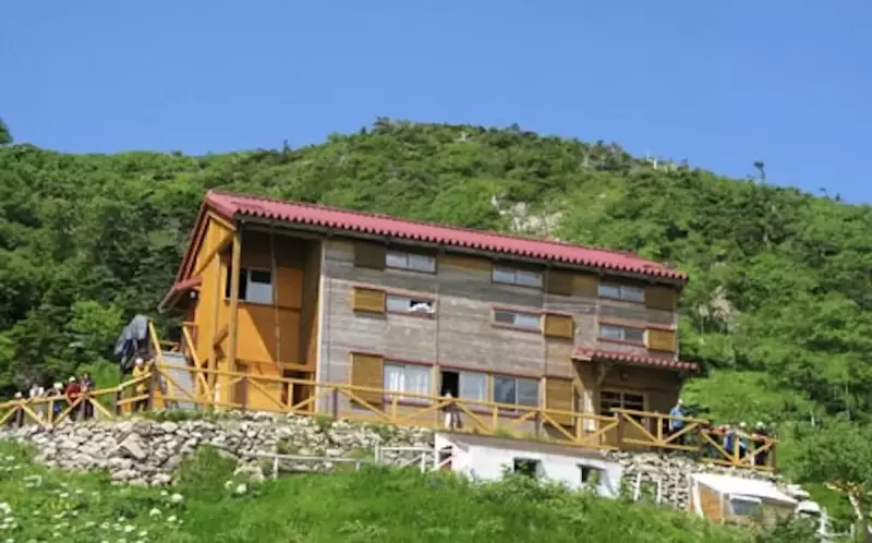 茶臼小屋