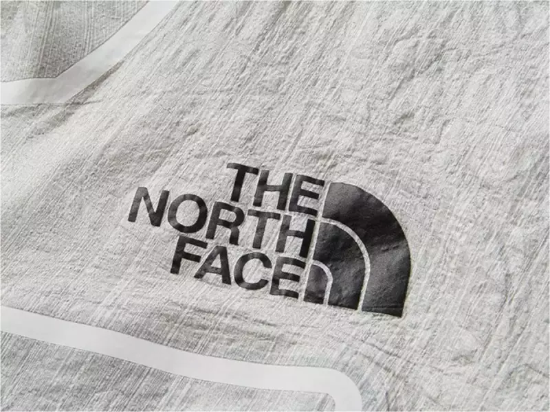 ダイニーマ素材による優れた透湿性能