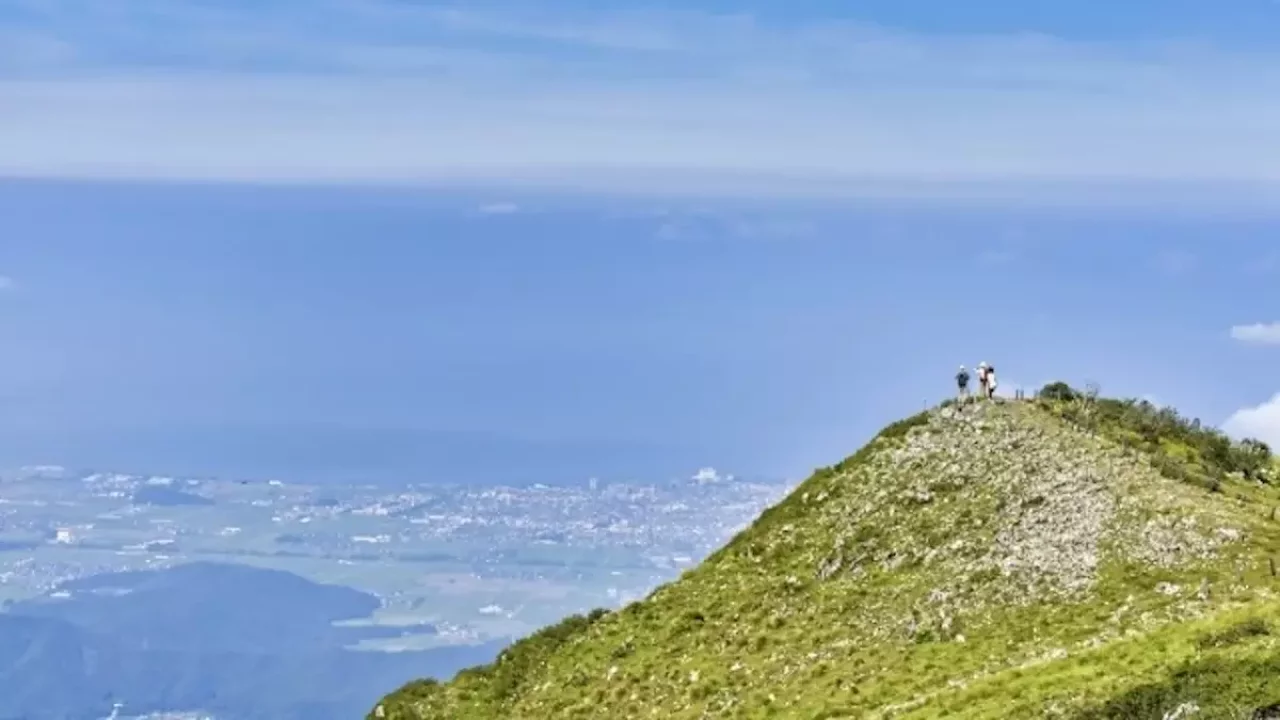 関西 登山 伊吹山