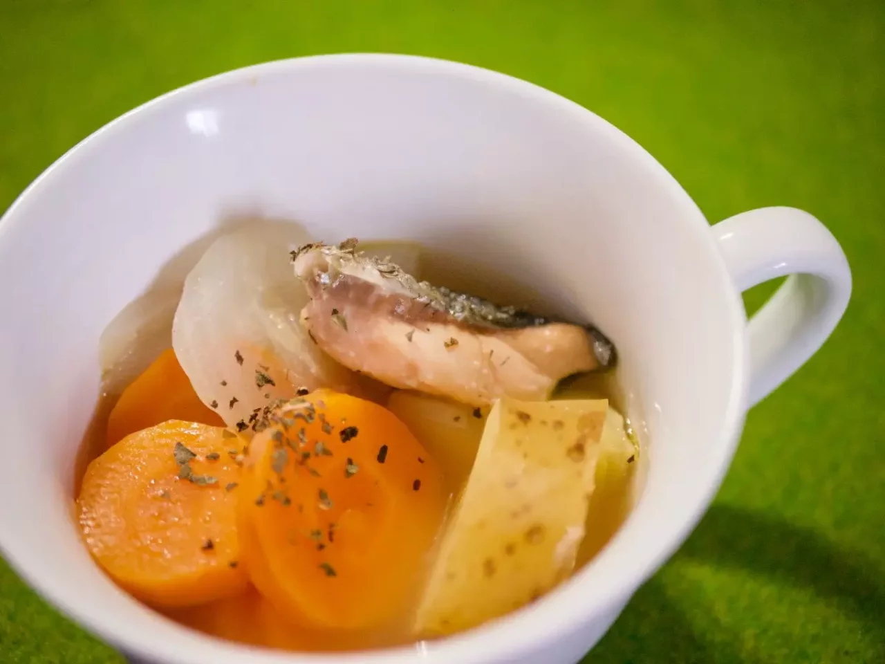 サーモンのポトフは白ワインが決め手!