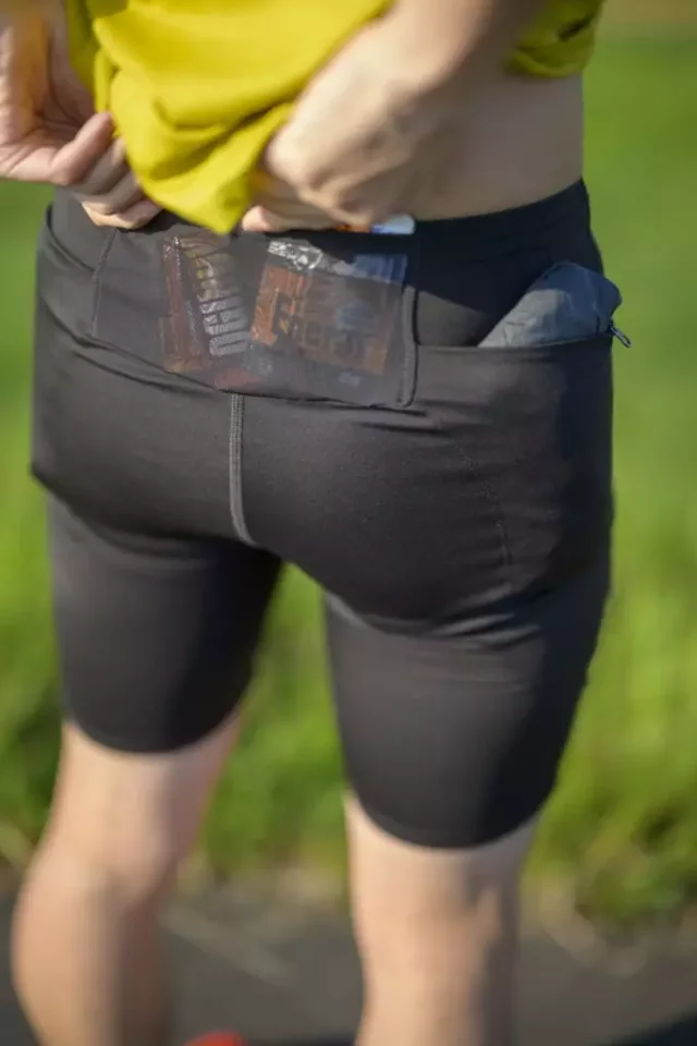 ポケットの収納力と配置が秀逸