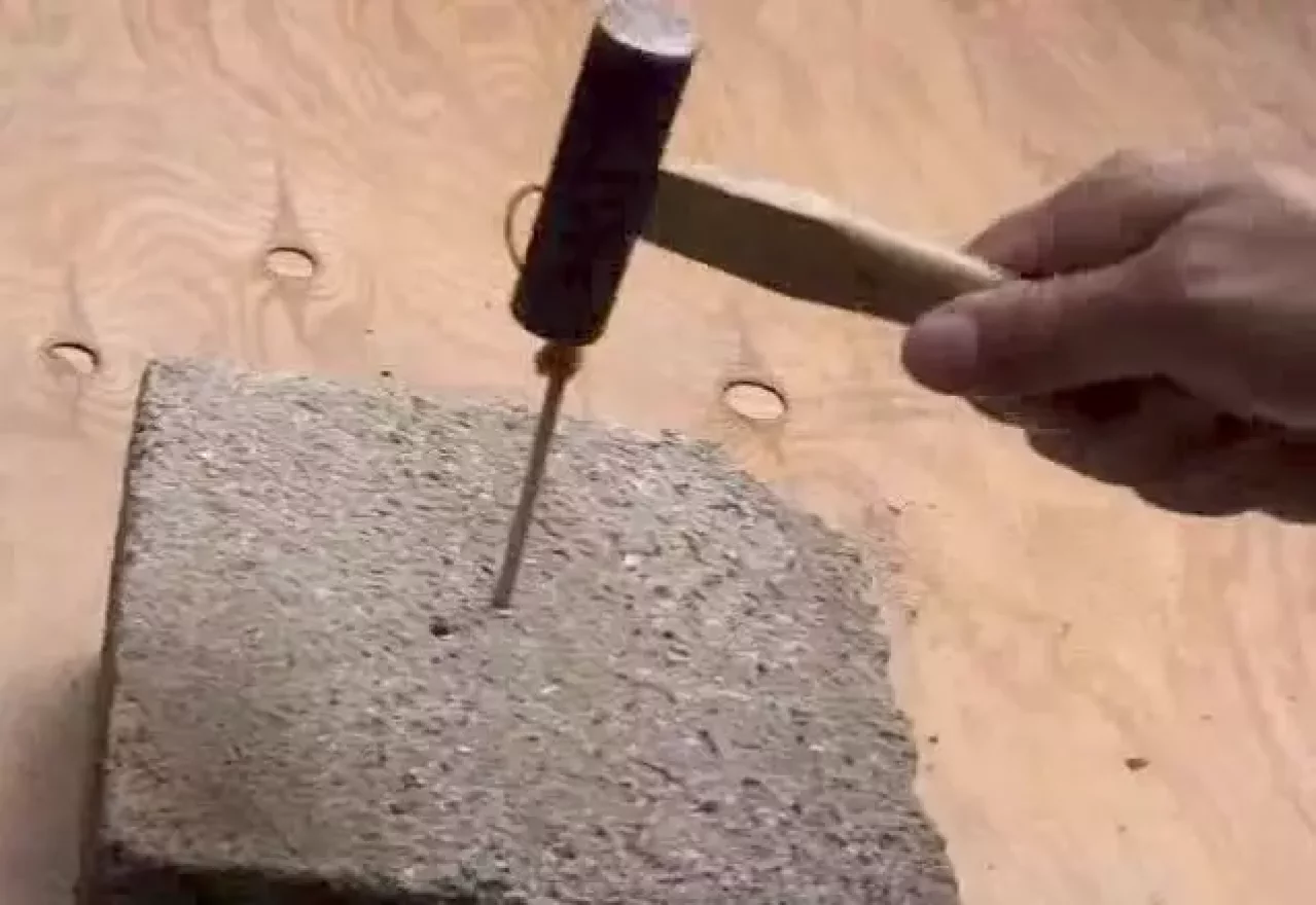 フリーライトのチタンペグ