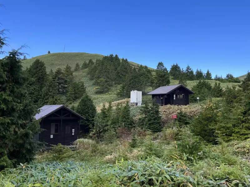 【富士見台高原】難易度別の登山コース!駐車場が便利な♨阿智セブンサミット