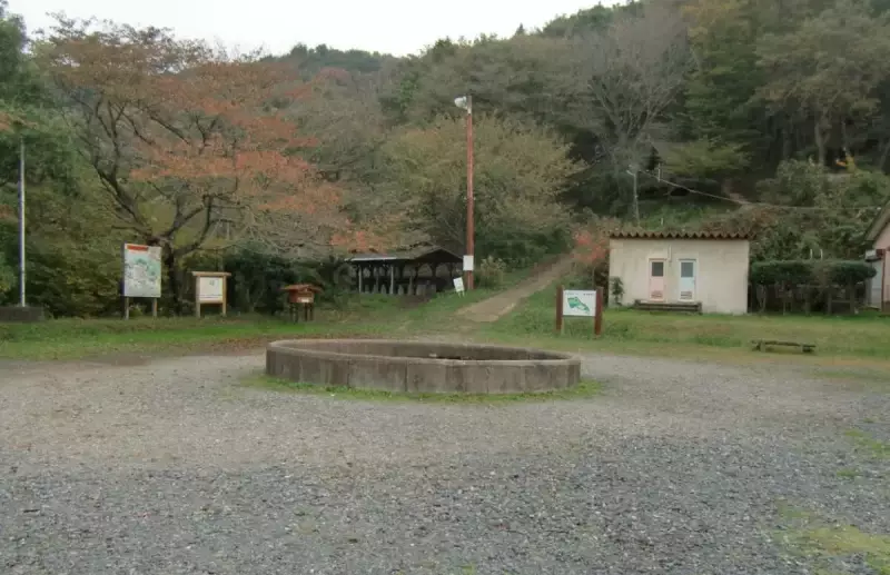 キャンプ場からつつじヶ丘へ抜ける「東筑波ハイキングコース」