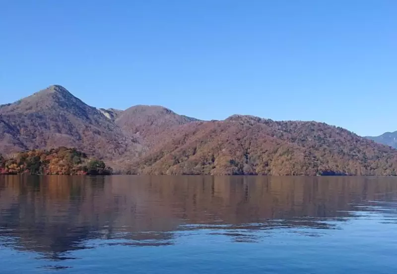 秋。夏の喧噪を払うのは秋風。