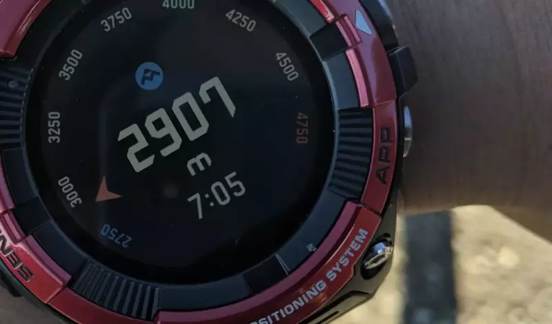 ポイント①:心拍・気圧・方位・気温・高度センサーの有無