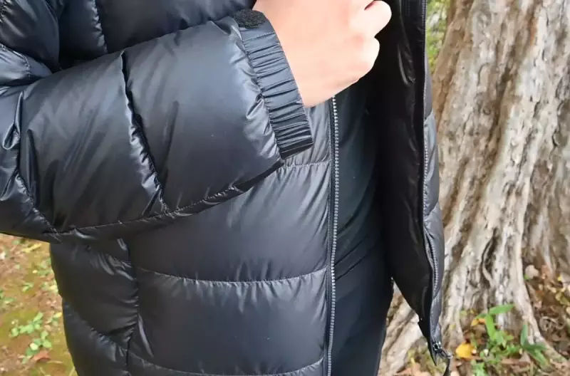 モンベル『アルパイン ダウンパーカ』 800フィルパワーのダウンとボックス構造による保温力