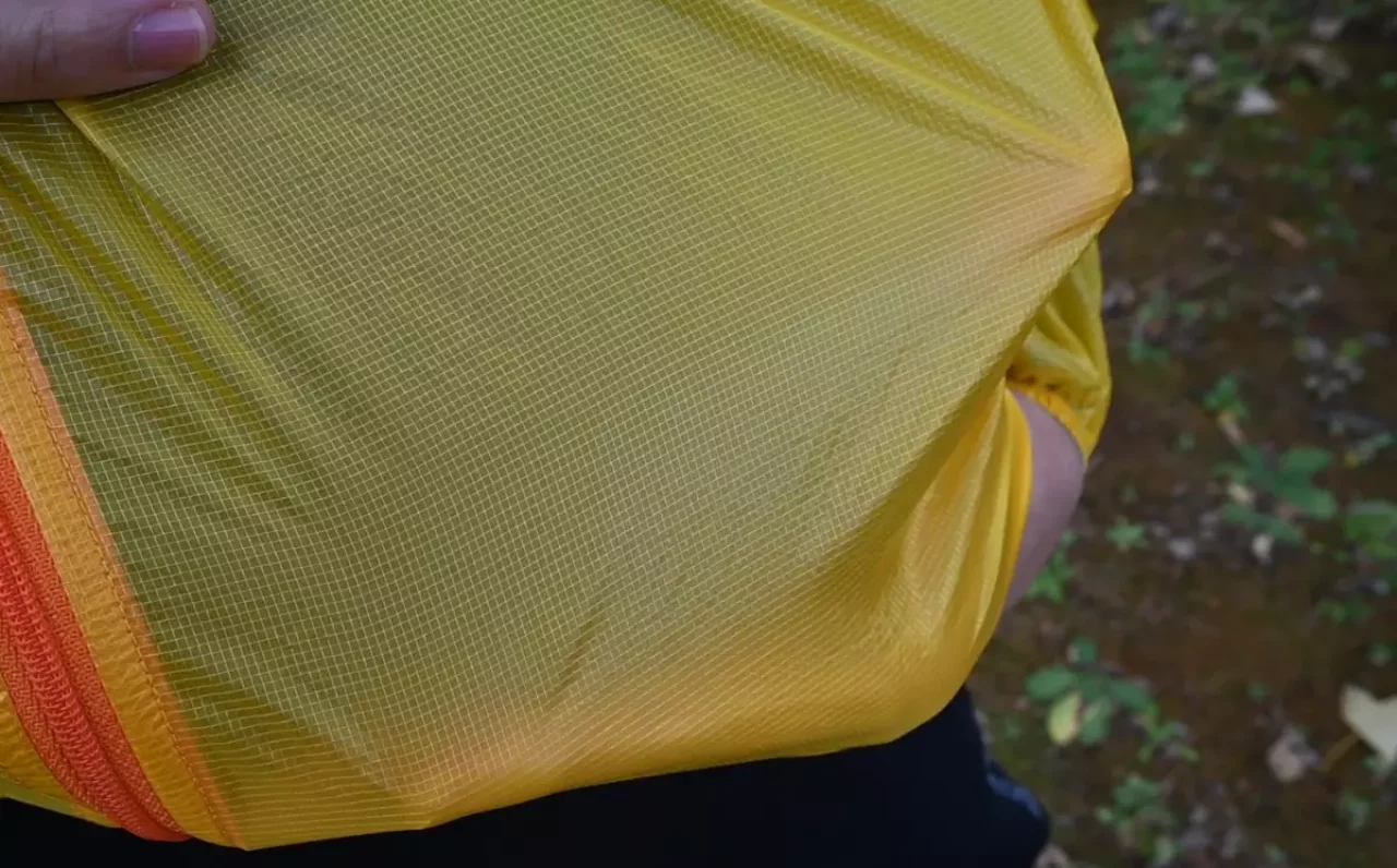 モンベル『EXライトウィンドジャケット』 超軽量なモンベルオリジナル素材を使用