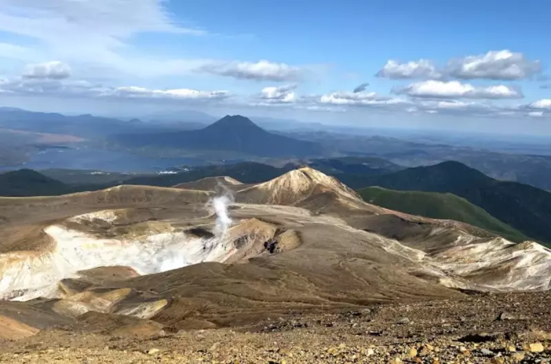 雌阿寒岳山頂