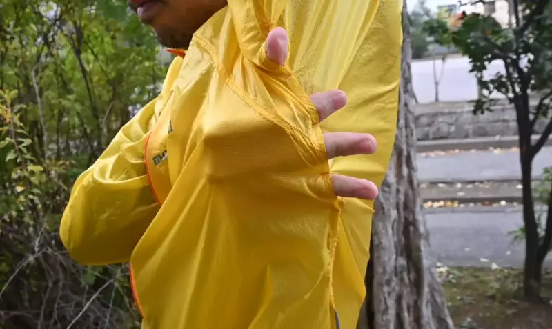 モンベル『EXライトウィンドジャケット』 ポイント①:通気性に優れた脇のベンチレーション