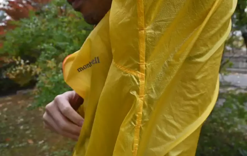 モンベル『EXライトウィンドジャケット』 ポイント①:通気性に優れた脇のベンチレーション