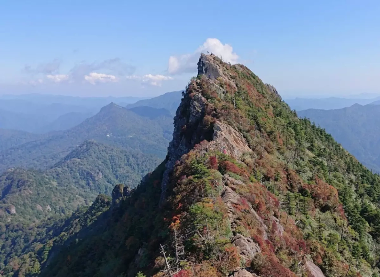 【日帰り登山】石鎚山登山-初心者も楽しめる難易度別ルート紹介