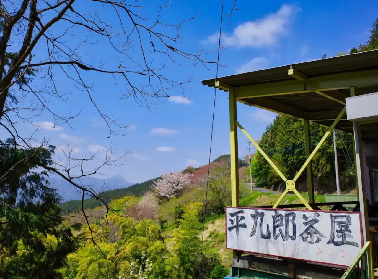 顔振峠には茶屋があり休憩をすることが可能
