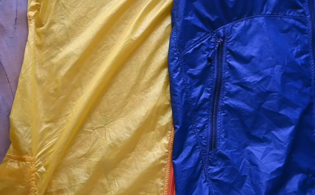 モンベルの軽量ウィンドシェル比較 ポケットの比較