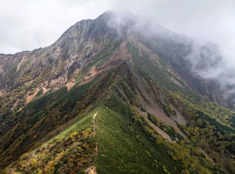 八ヶ岳最高峰の赤岳を目の前にする眺望の素晴らしさ