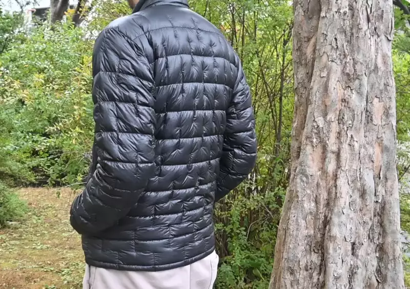 ポイント③:レイヤリングがしやすいジャケットタイプ