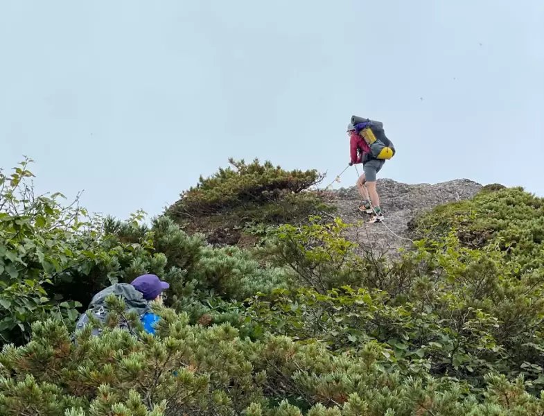 鎖場、梯子、岩場の多い満足感の高い山