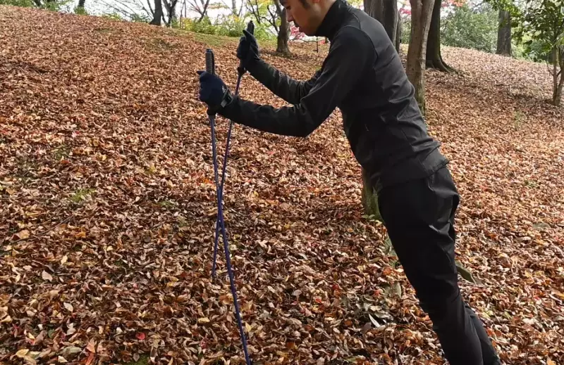 完全に体重を預けない