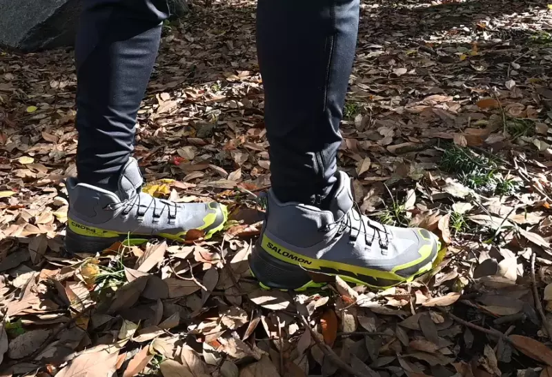 ポイント①:足裏全体で地面をつかむ