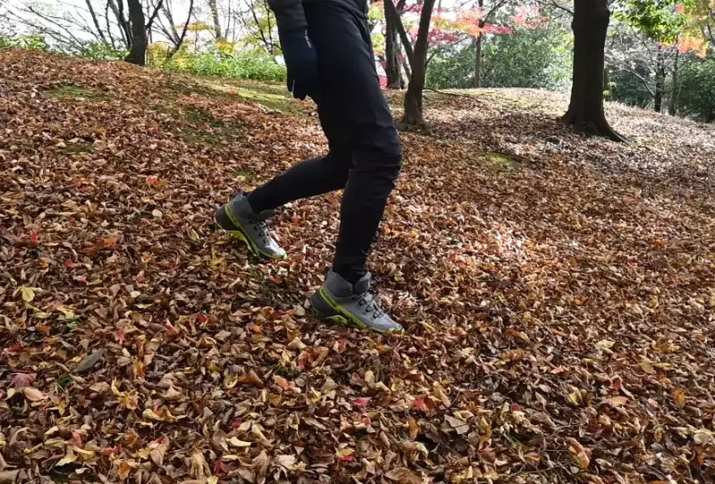 ポイント②:歩幅は小さく