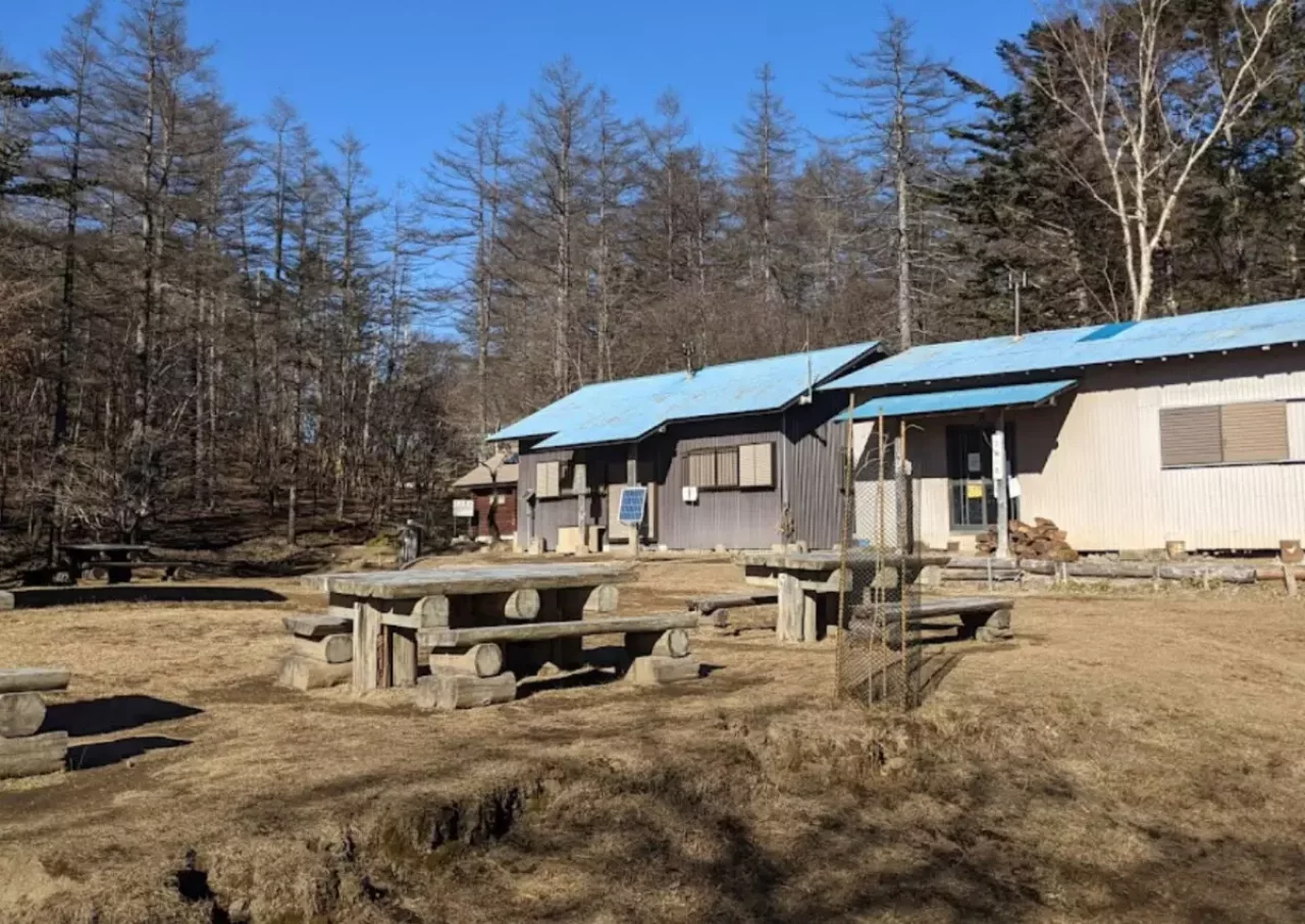 笠取小屋のテント場情報