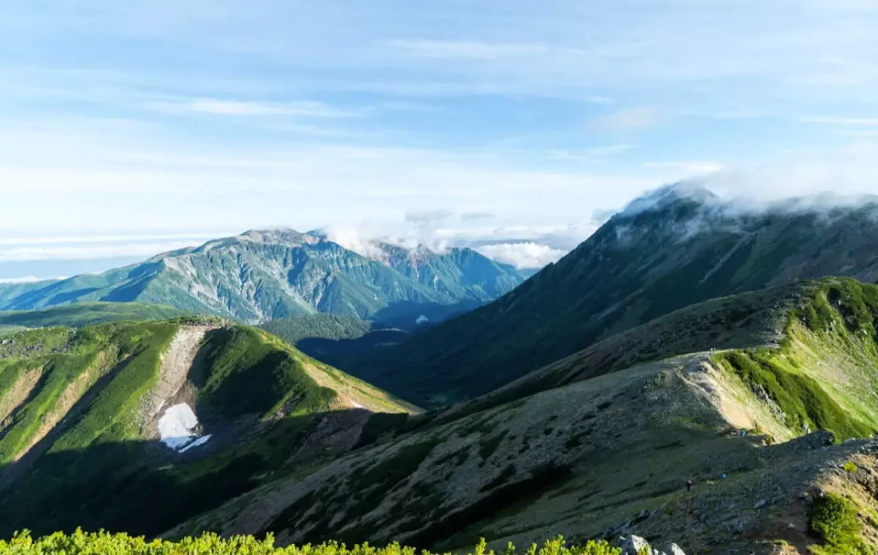 野口五郎岳を経て稜線歩きを楽しむ