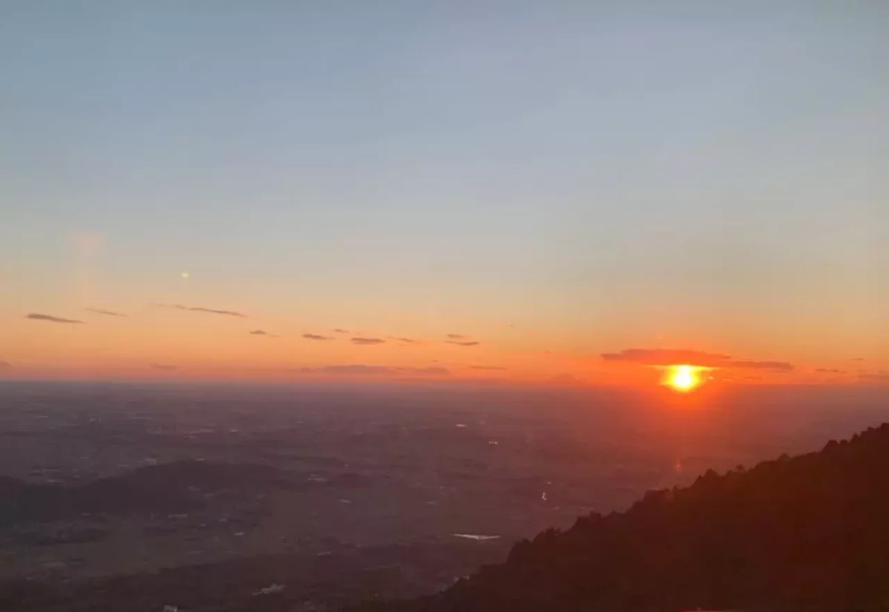 関東平野で最速の初日の出を楽しめる筑波山