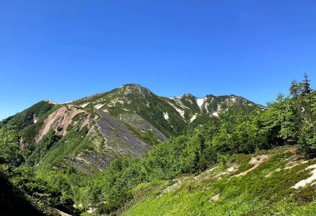 烏帽子小屋から三ツ岳