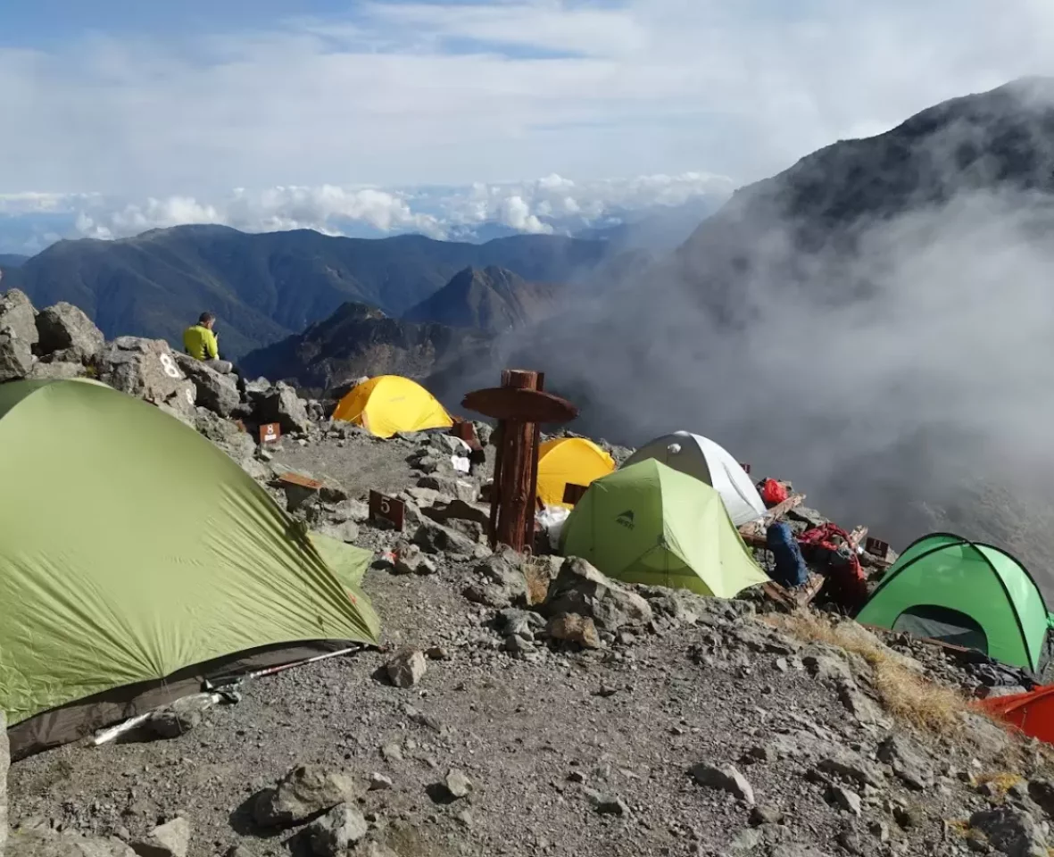 槍ヶ岳山荘のテント場
