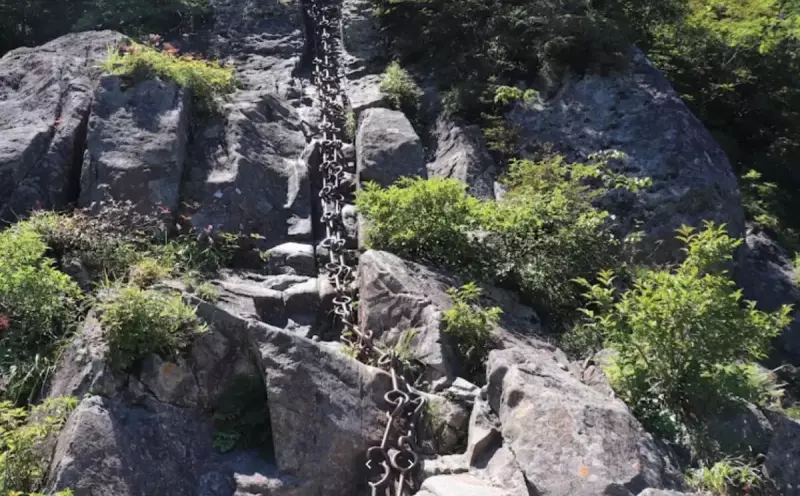 石鎚山登山 鎖場