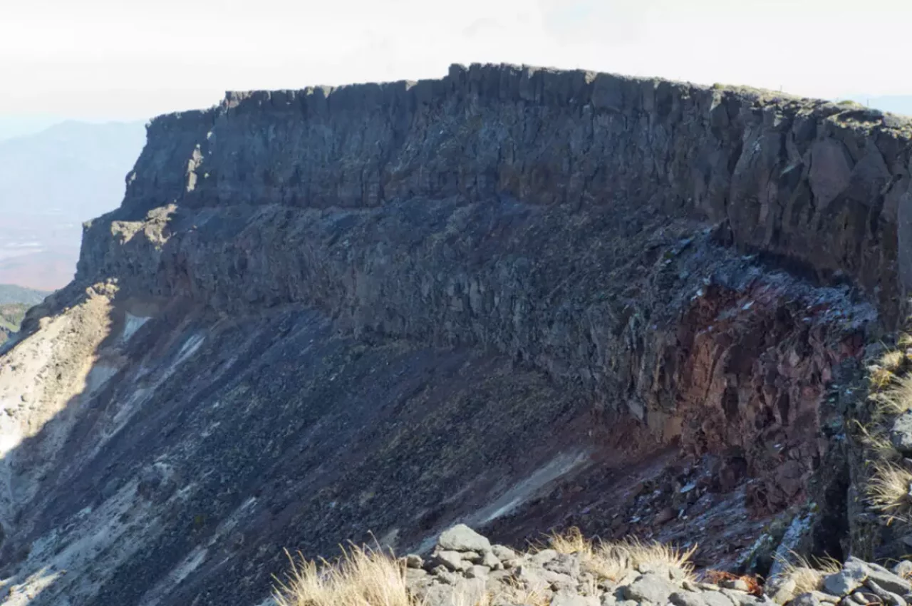 硫黄岳が人気の理由①-雄大な景色
