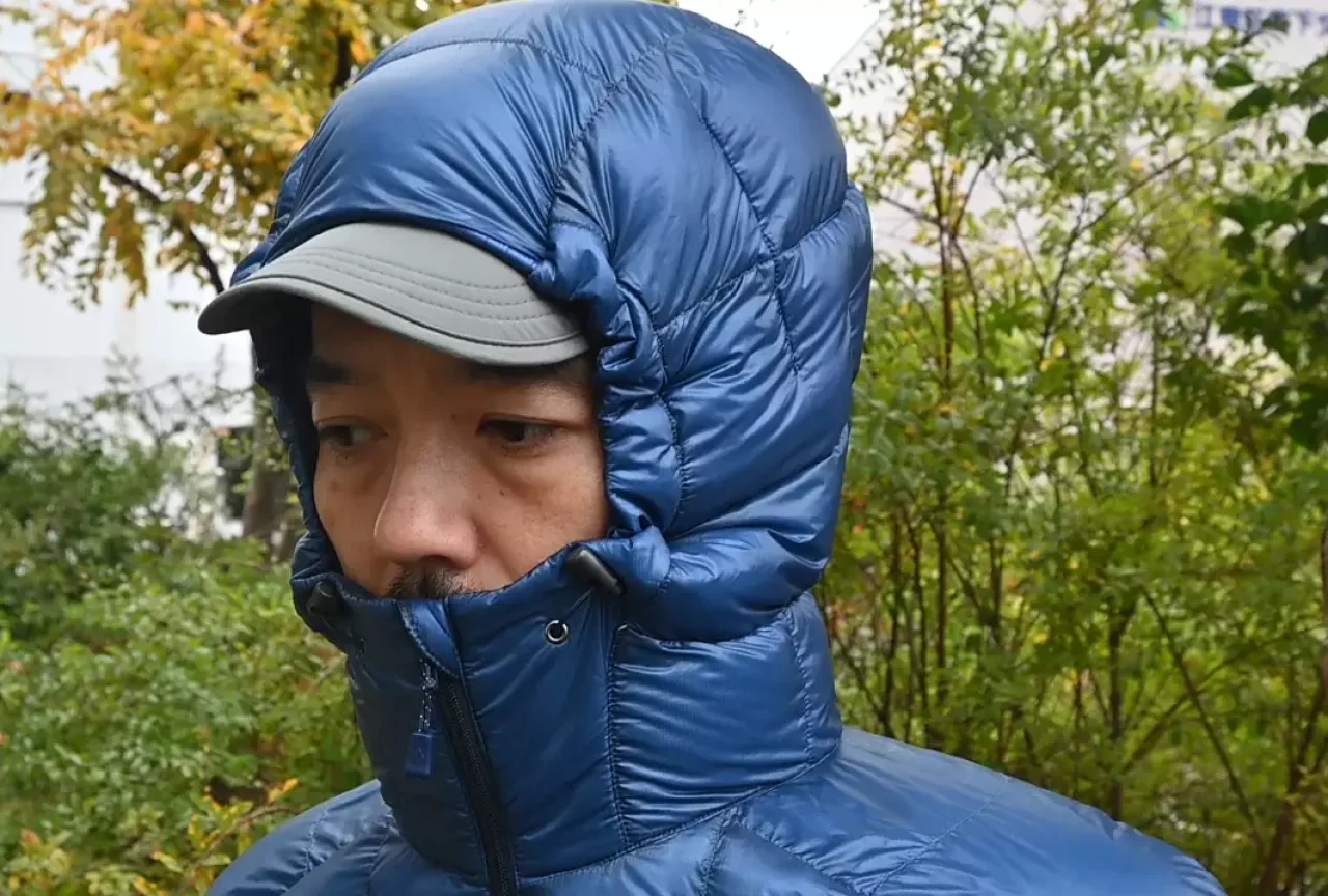 フードの中に冷気が入りづらく