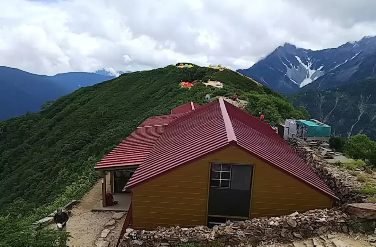 ヒュッテ西岳のテント場