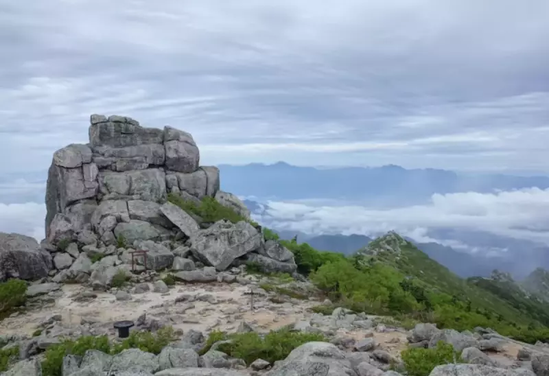 北奥千丈岳 登山 五丈岩 金峰山 山頂