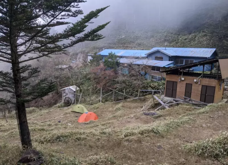 奥秩父縦走5日間で通過する山小屋の営業情報