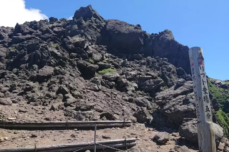 初心者におすすめ!約1時間で山頂に登れる【8合目コース】