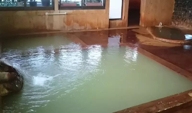 打たせ湯が人気【百沢温泉】